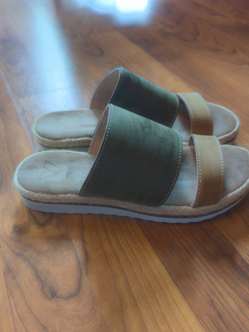Alpine Design Italian Leather Olive Green and Tan Slide Sandals, Size 7